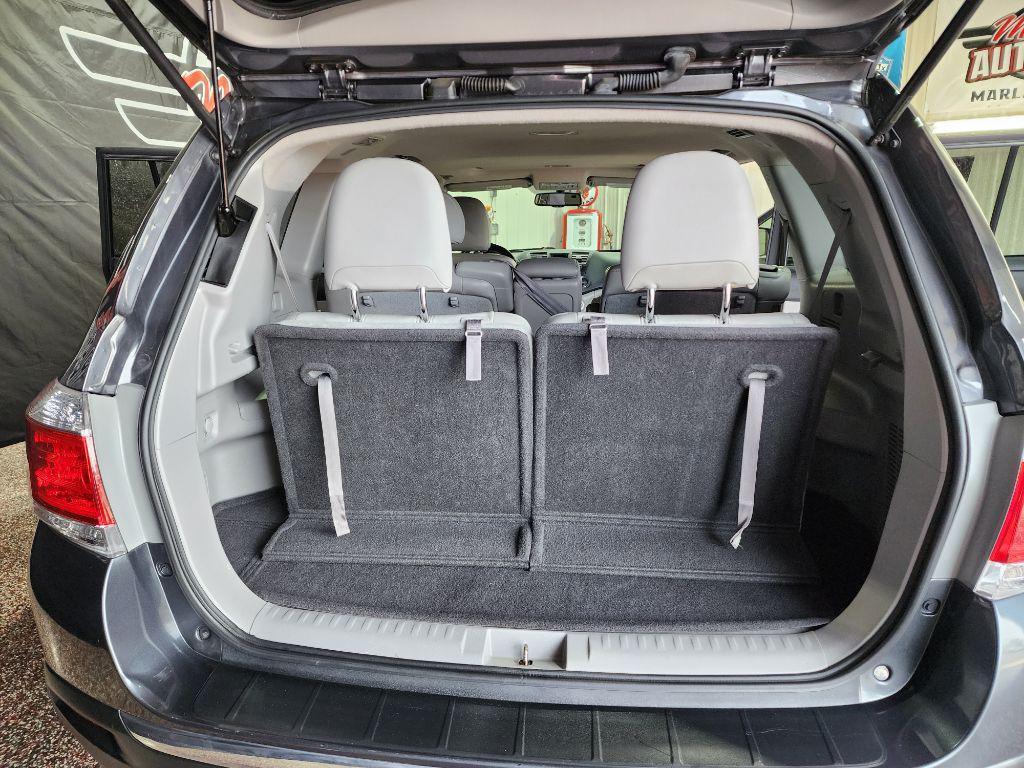 used 2013 Toyota Highlander car, priced at $11,990
