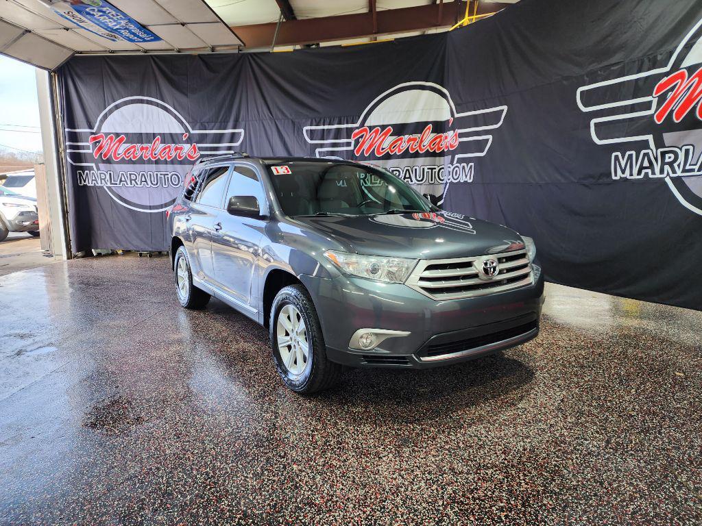 used 2013 Toyota Highlander car, priced at $11,990