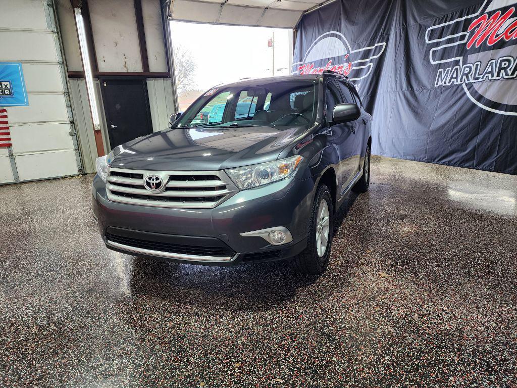 used 2013 Toyota Highlander car, priced at $11,990