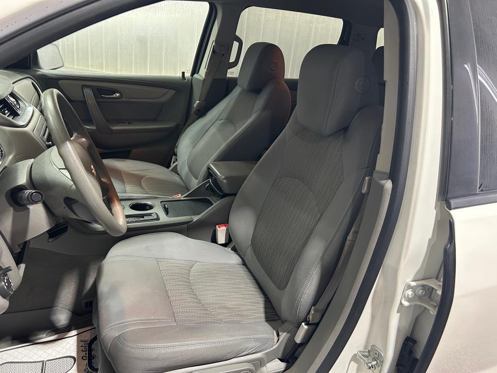 used 2015 Chevrolet Traverse car, priced at $5,990