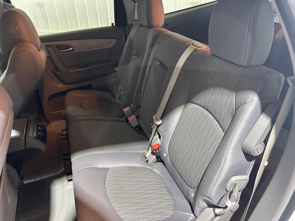 used 2015 Chevrolet Traverse car, priced at $5,990