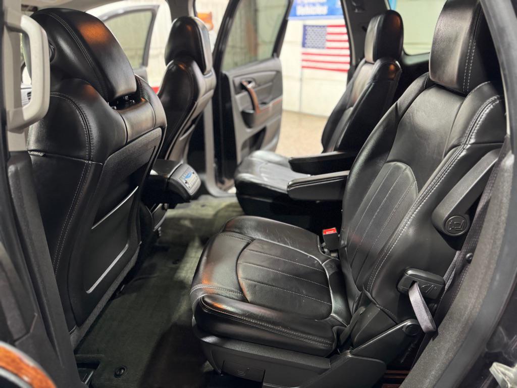 used 2014 Chevrolet Traverse car, priced at $3,990