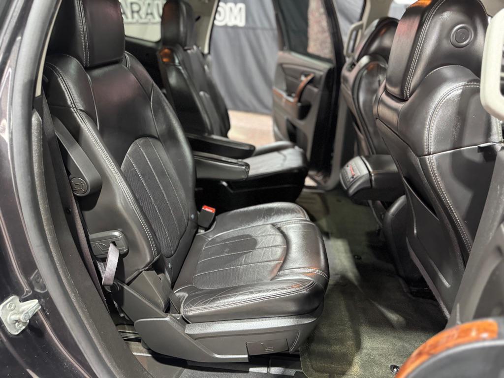 used 2014 Chevrolet Traverse car, priced at $3,990