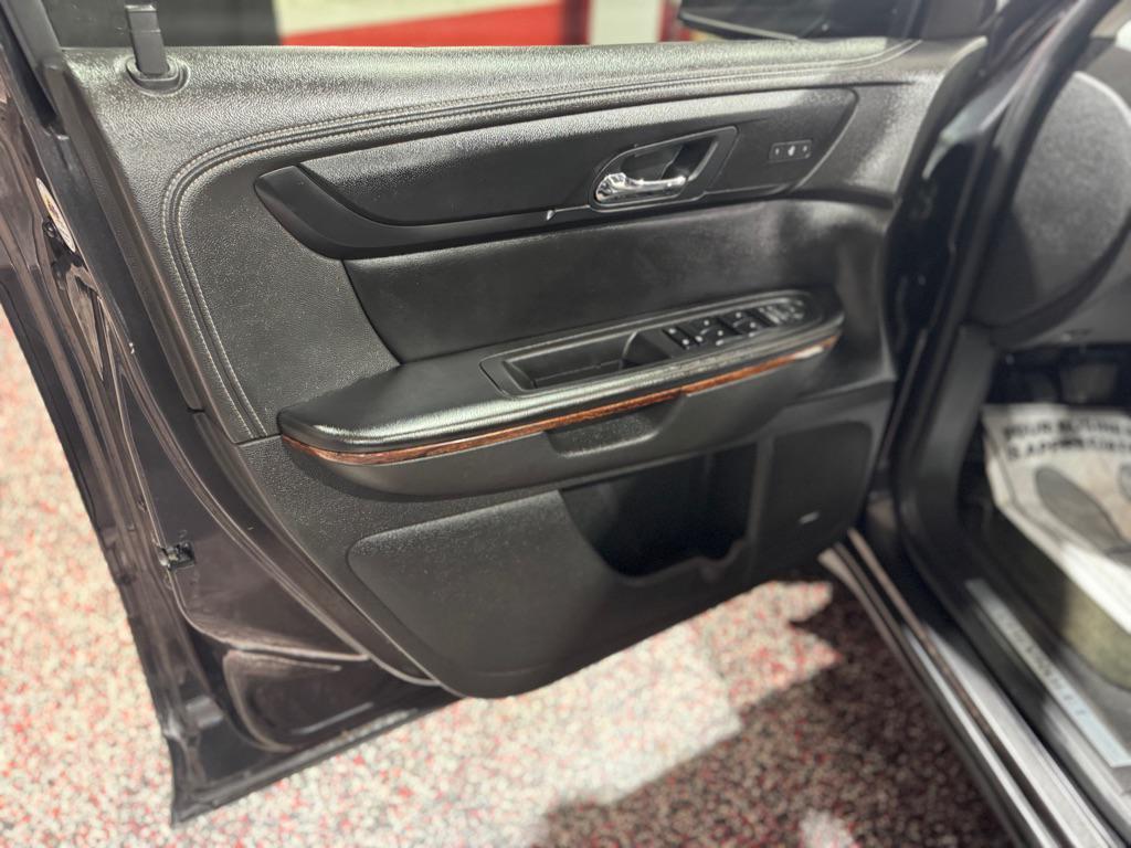 used 2014 Chevrolet Traverse car, priced at $3,990