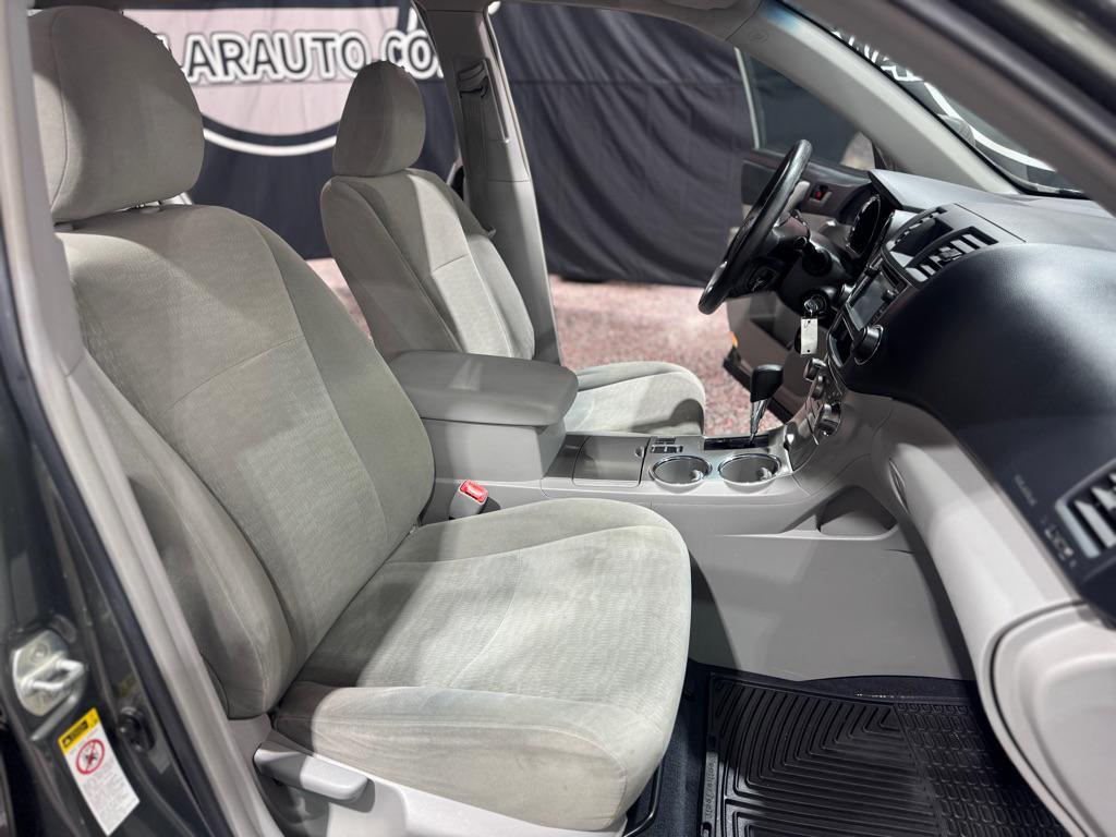 used 2013 Toyota Highlander car