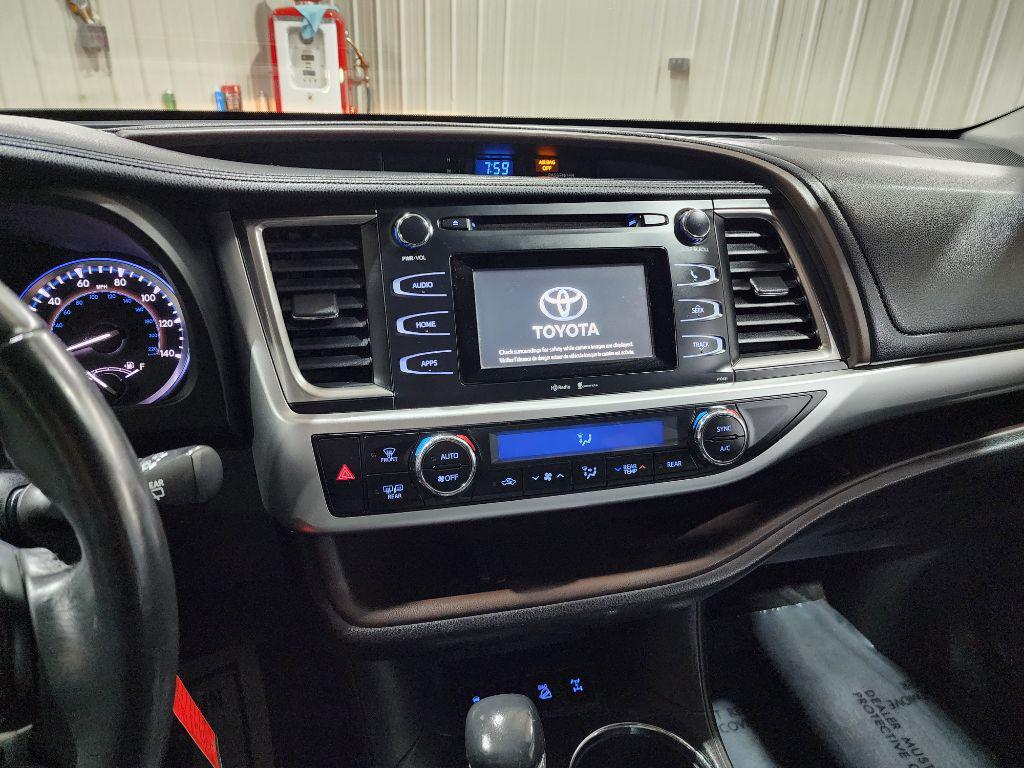 used 2014 Toyota Highlander car, priced at $8,950