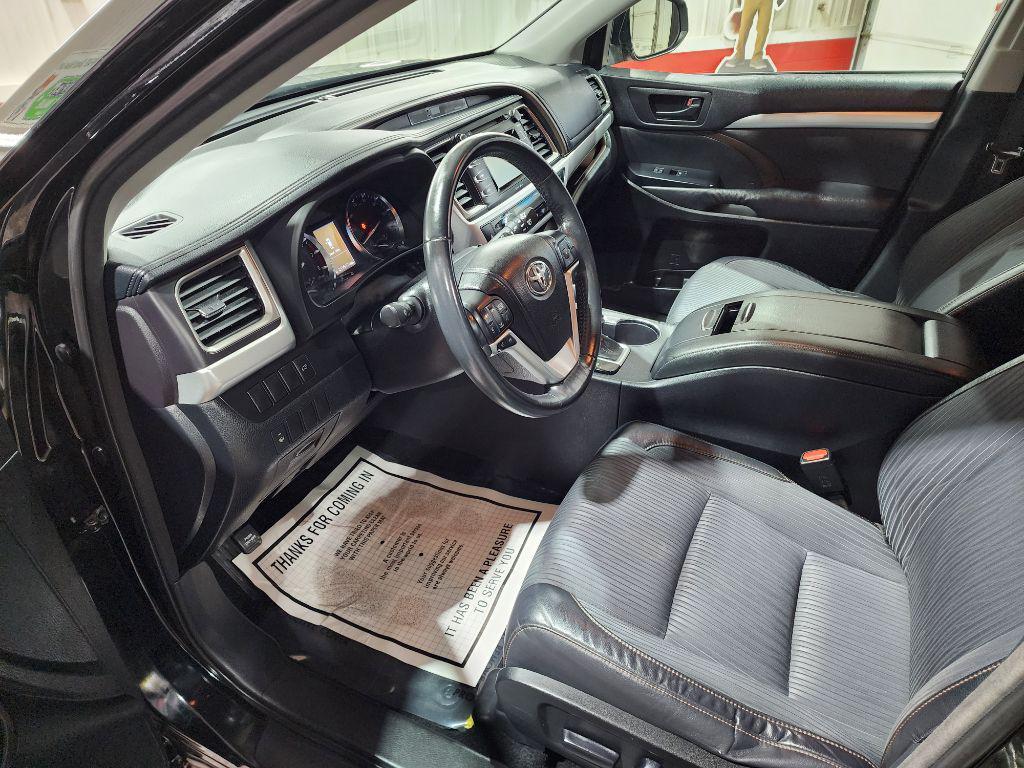 used 2014 Toyota Highlander car, priced at $8,950