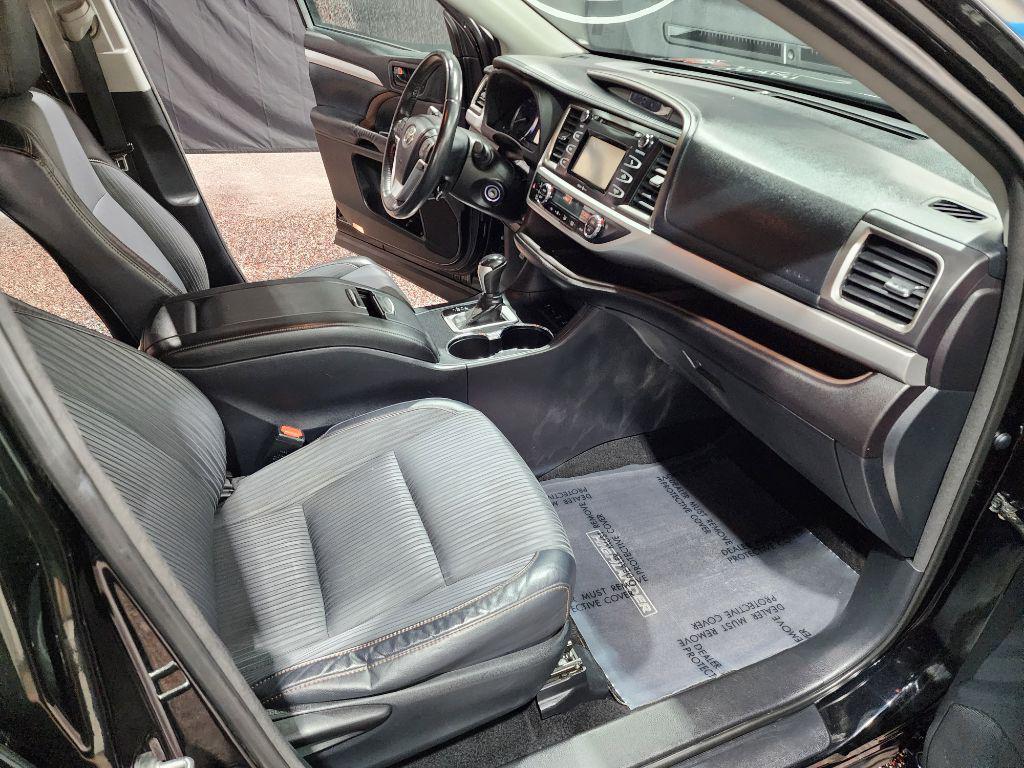 used 2014 Toyota Highlander car, priced at $8,950