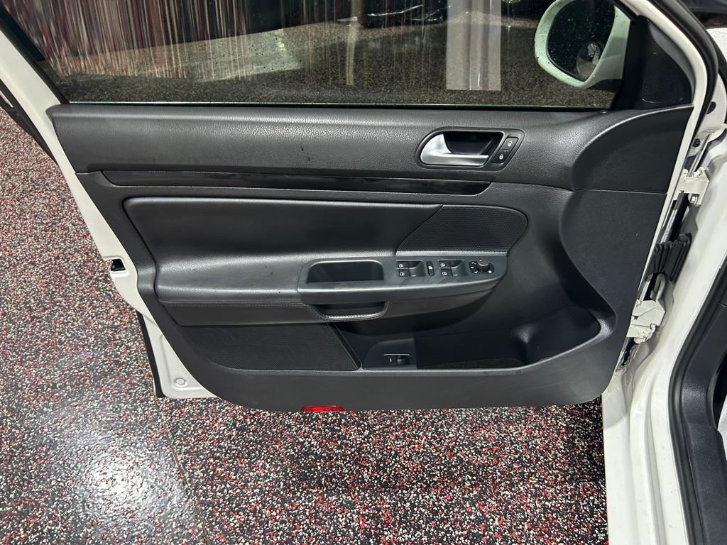 used 2012 Volkswagen Jetta SportWagen car, priced at $4,990