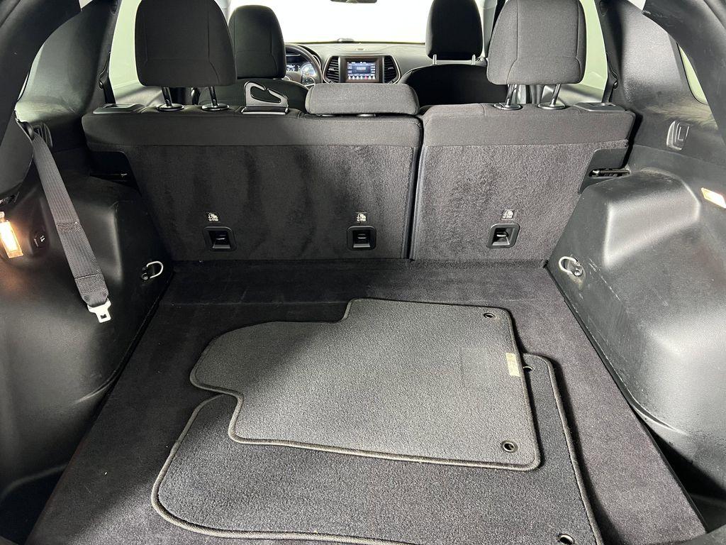 used 2019 Jeep Cherokee car, priced at $13,899