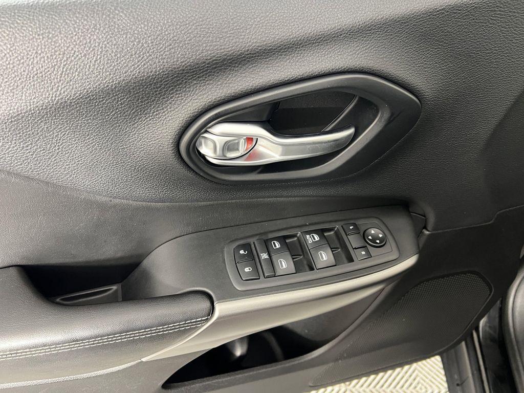 used 2019 Jeep Cherokee car, priced at $13,899