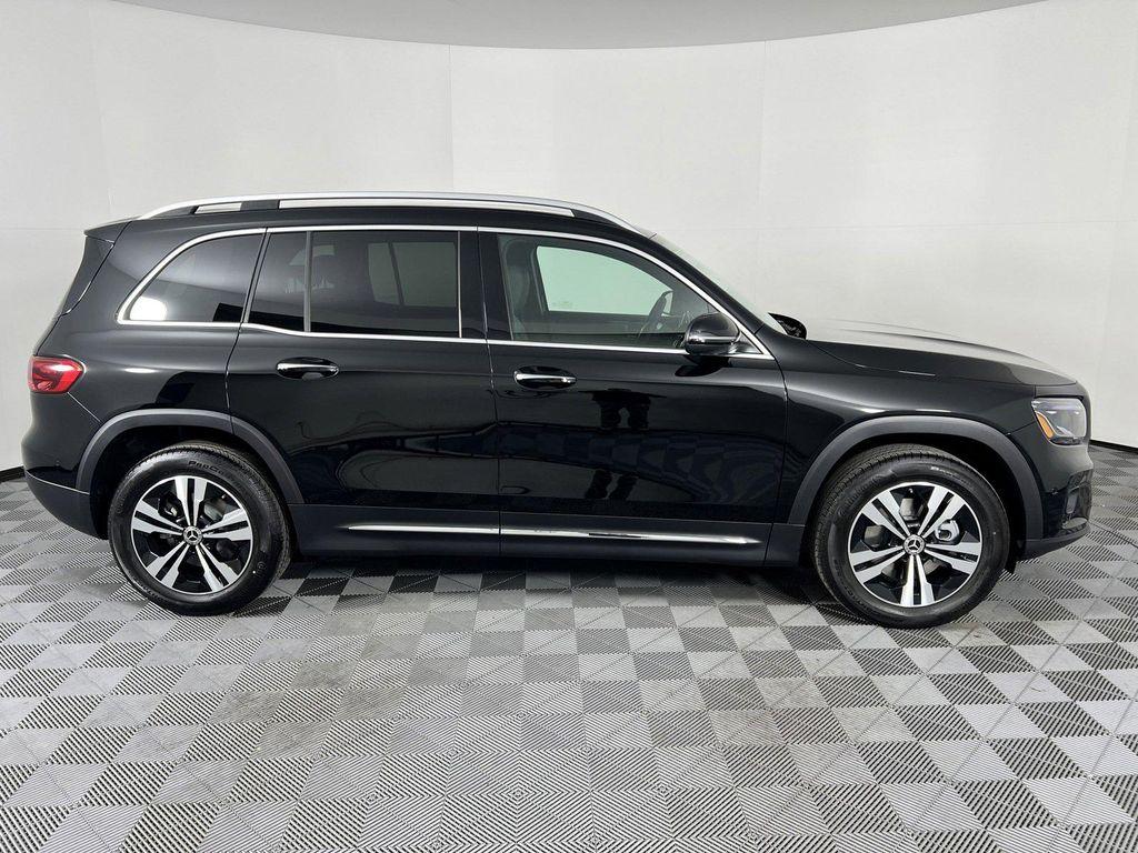 new 2025 Mercedes-Benz GLB 250 car, priced at $47,145