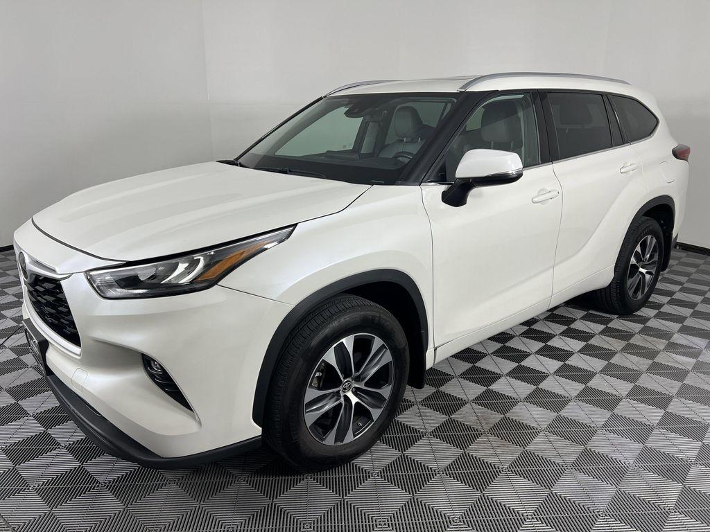 used 2020 Toyota Highlander car, priced at $30,854