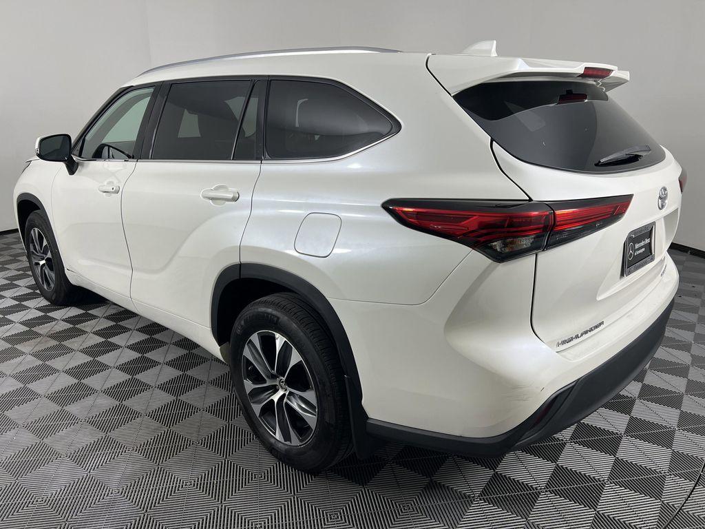 used 2020 Toyota Highlander car, priced at $30,854