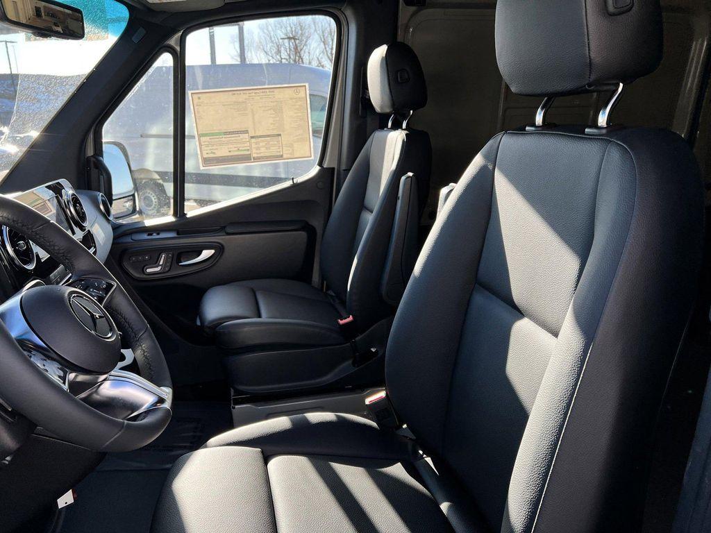 new 2025 Mercedes-Benz Sprinter 2500 car, priced at $75,628