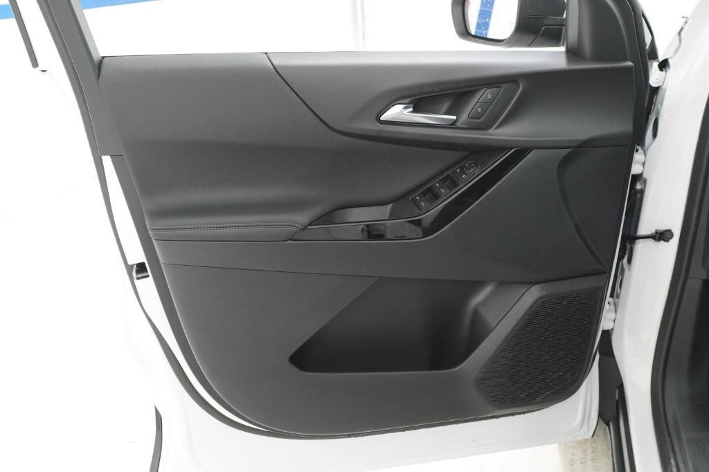 new 2026 Chevrolet Equinox car, priced at $32,890