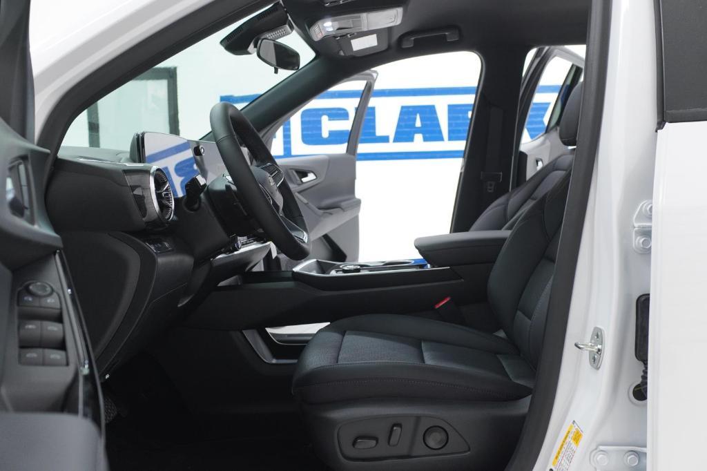 new 2026 Chevrolet Equinox car, priced at $33,070