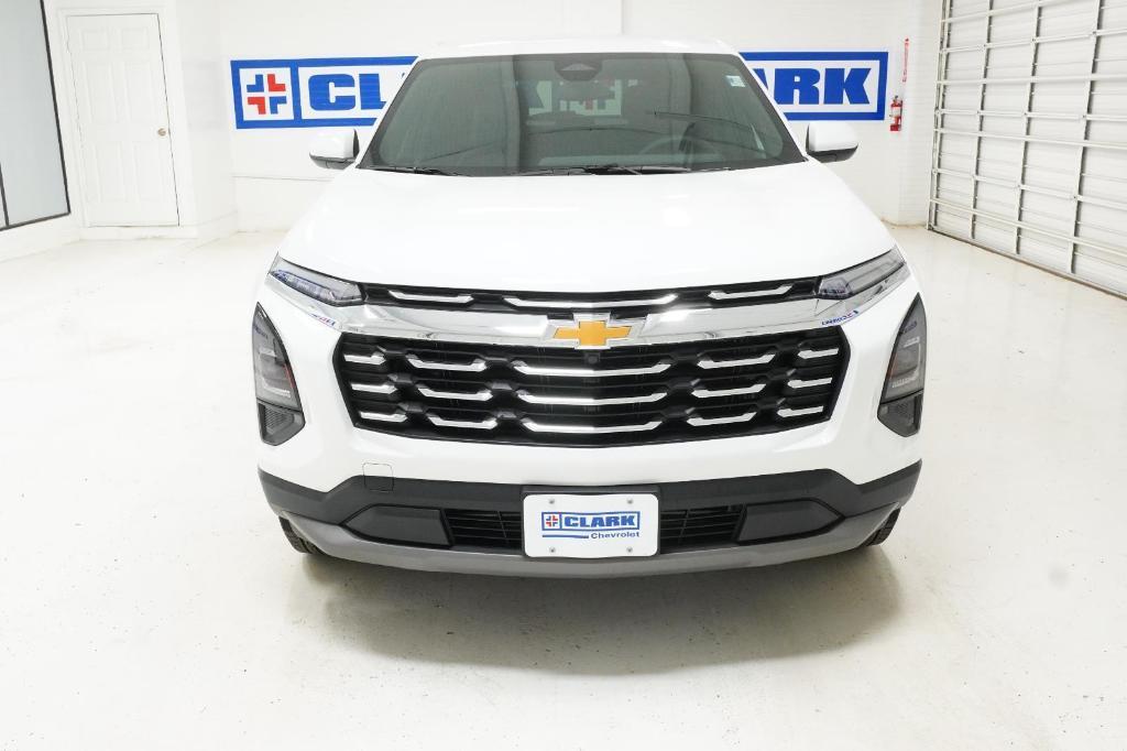 new 2026 Chevrolet Equinox car, priced at $33,070