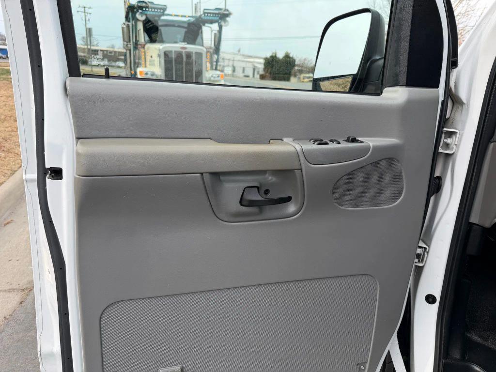 used 2006 Ford E250 car, priced at $6,495