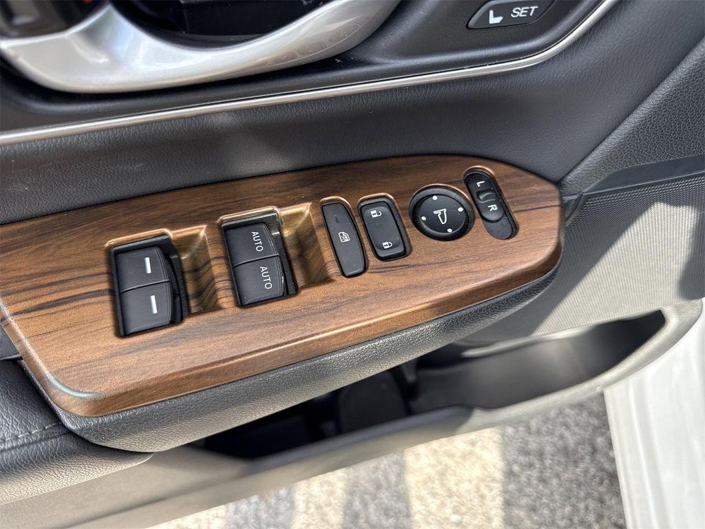 used 2020 Honda CR-V car, priced at $24,900