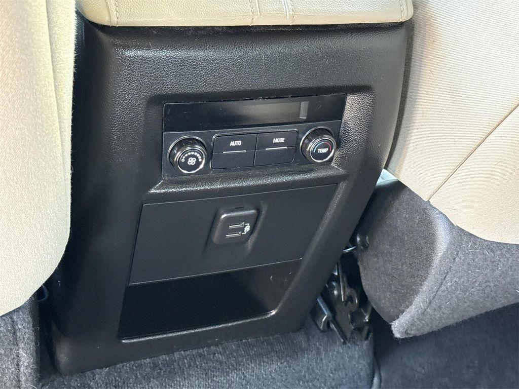 used 2022 Chevrolet Traverse car, priced at $27,900