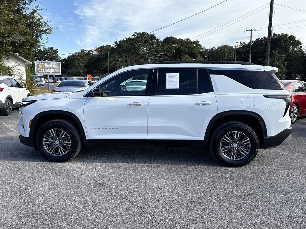 used 2025 Chevrolet Traverse car, priced at $38,900
