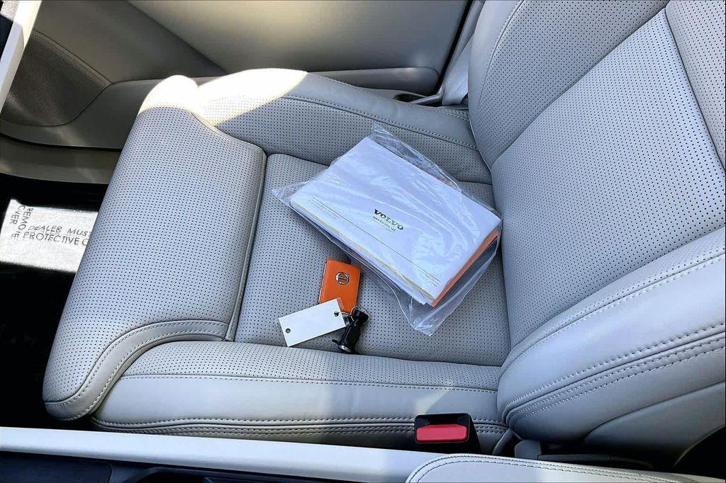 used 2021 Volvo XC90 car, priced at $34,136