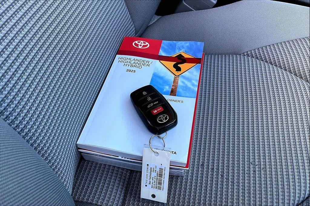 used 2025 Toyota Highlander car, priced at $39,749