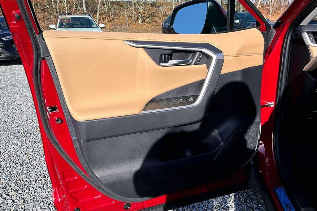 new 2025 Toyota RAV4 car, priced at $43,977
