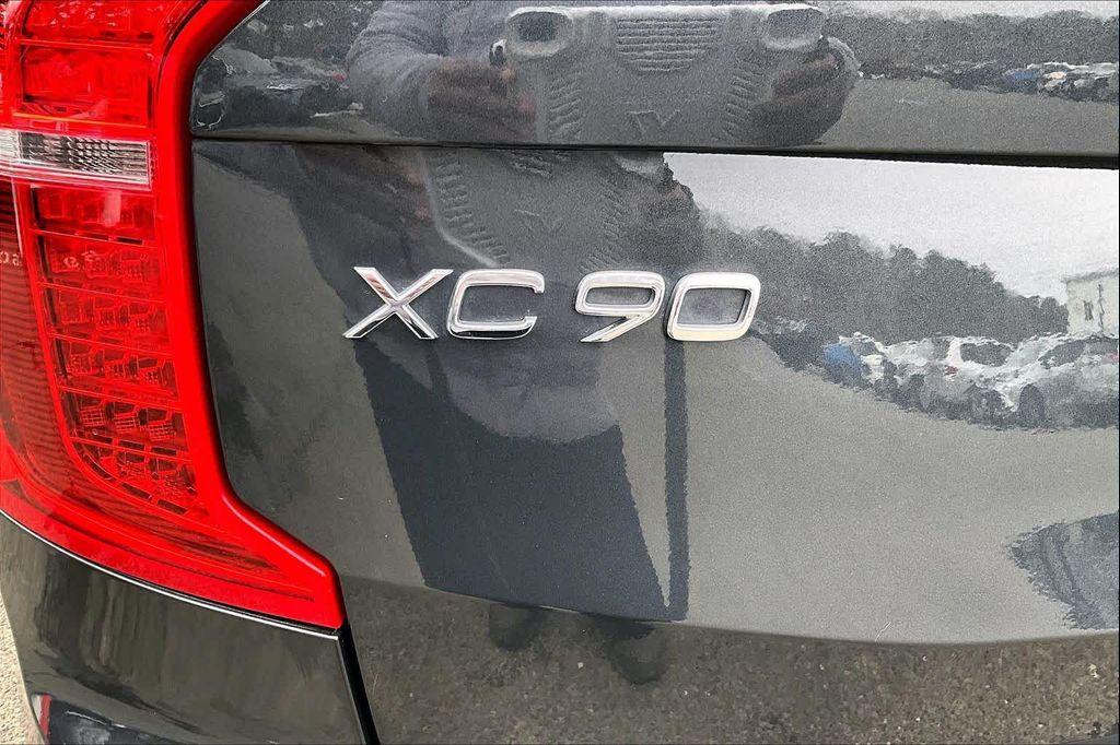 used 2022 Volvo XC90 car, priced at $31,227