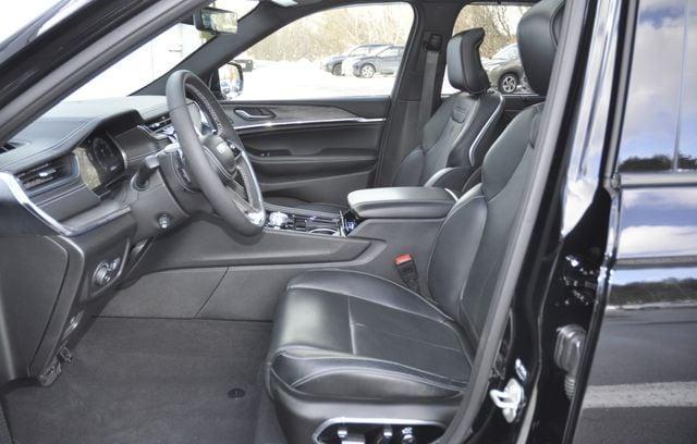 used 2024 Jeep Grand Cherokee car, priced at $41,990