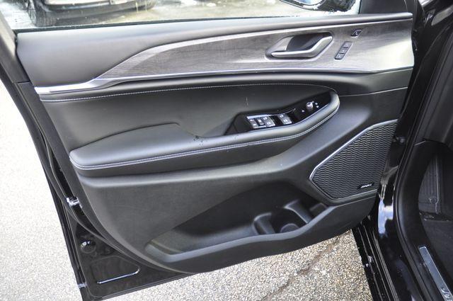 used 2024 Jeep Grand Cherokee car, priced at $41,990