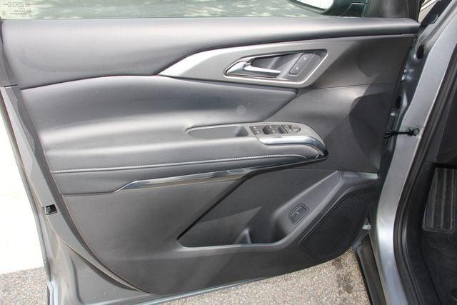used 2026 Chevrolet Traverse car, priced at $43,590