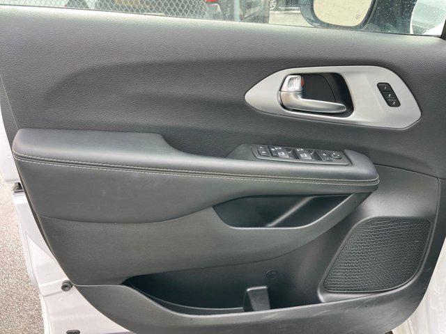 used 2025 Chrysler Pacifica car, priced at $34,195