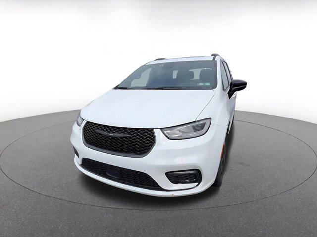 used 2025 Chrysler Pacifica car, priced at $34,195
