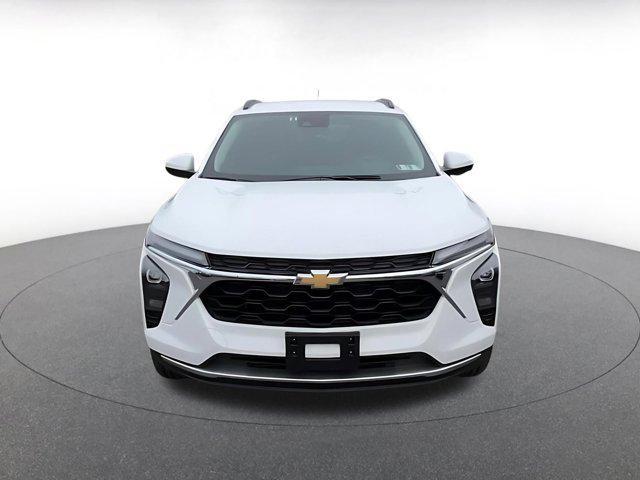 used 2025 Chevrolet Trax car, priced at $19,304