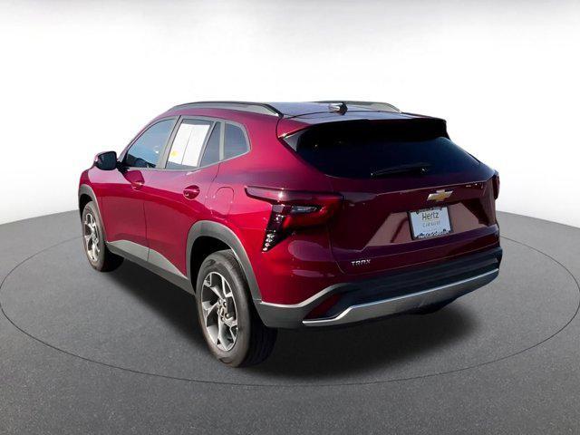 used 2025 Chevrolet Trax car, priced at $19,304