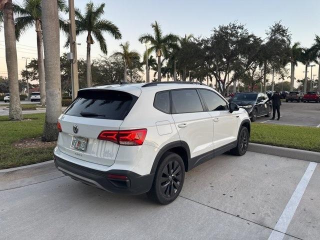 used 2022 Volkswagen Taos car