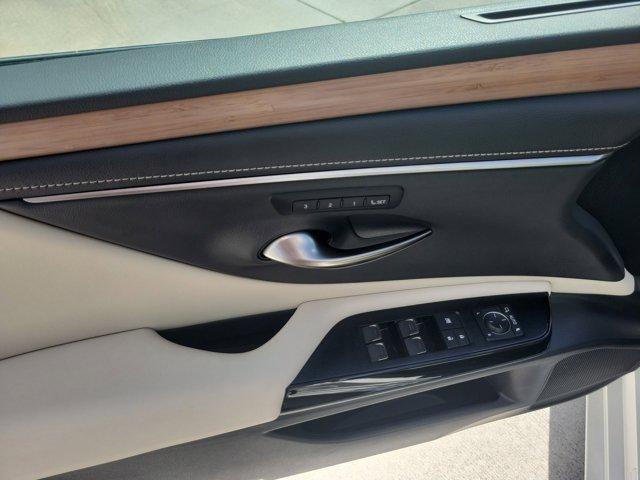 used 2024 Lexus ES 300h car, priced at $39,989
