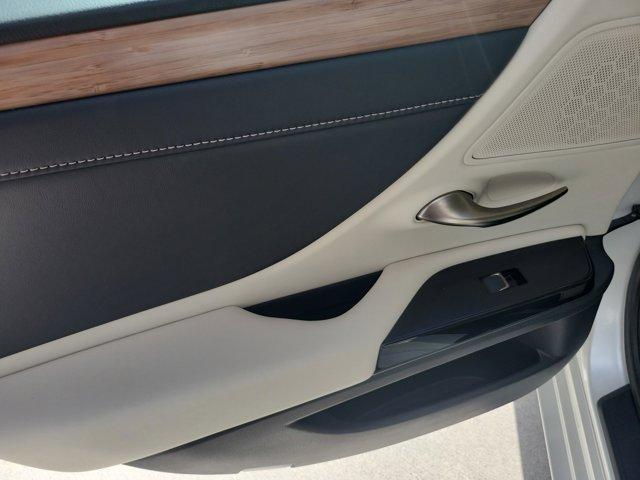 used 2024 Lexus ES 300h car, priced at $39,989