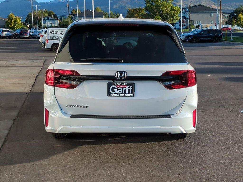 new 2026 Honda Odyssey car, priced at $43,194