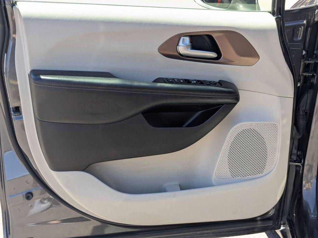 used 2017 Chrysler Pacifica car, priced at $9,949