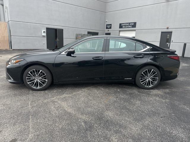 used 2022 Lexus ES 300h car, priced at $38,000