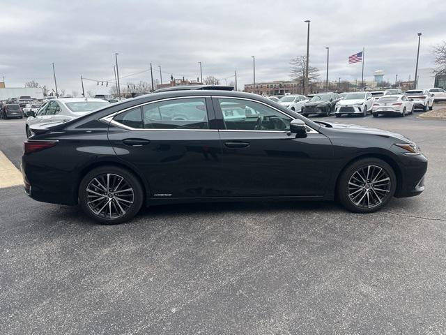 used 2022 Lexus ES 300h car, priced at $38,000
