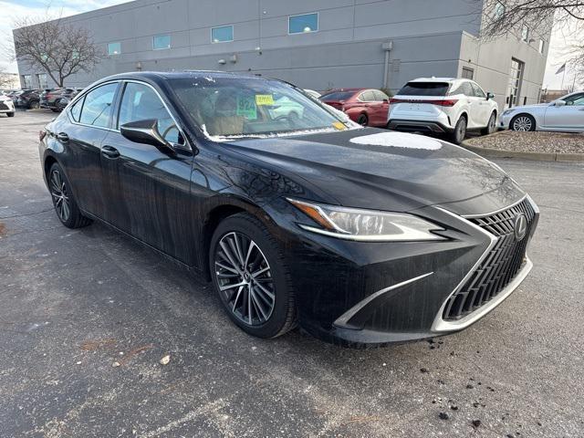 used 2025 Lexus ES 300h car, priced at $44,000