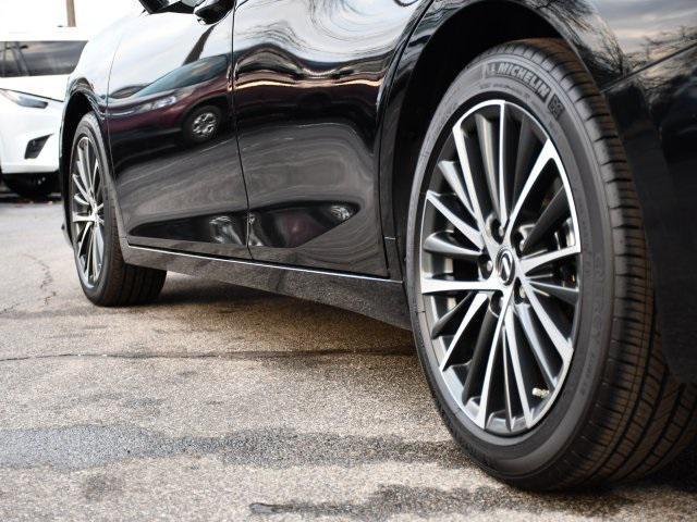 used 2025 Lexus ES 300h car, priced at $44,000