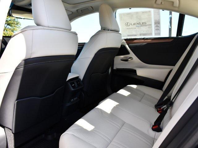new 2025 Lexus ES 350 car, priced at $53,661
