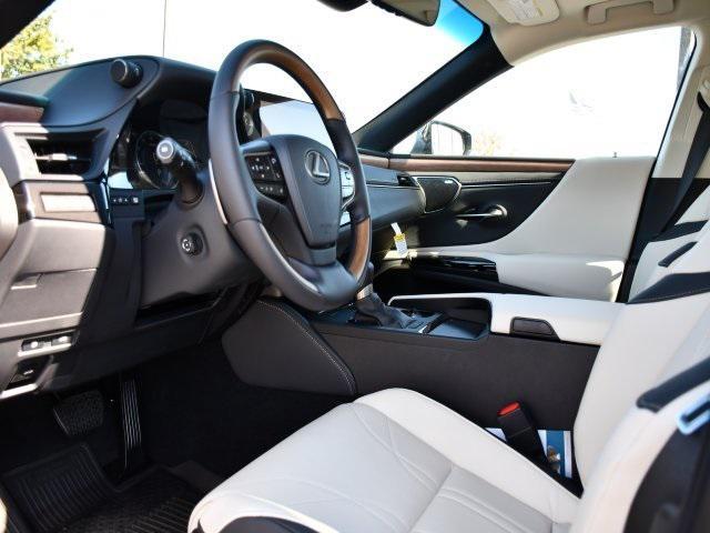new 2025 Lexus ES 350 car, priced at $53,661