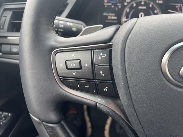 used 2025 Lexus ES 350 car, priced at $44,000