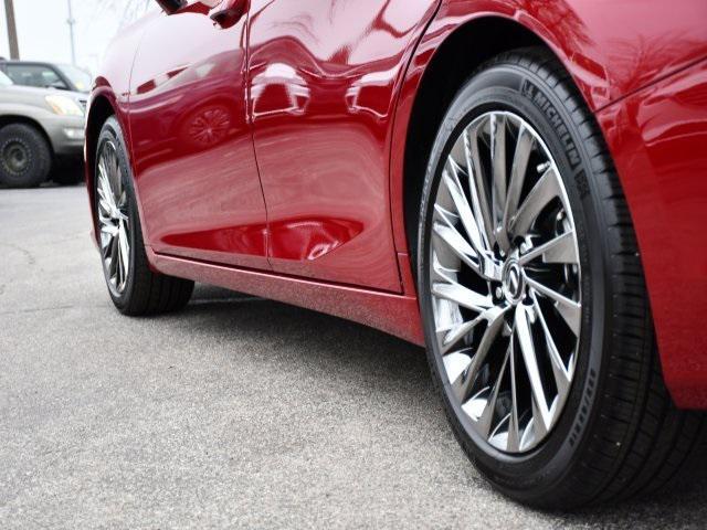 used 2025 Lexus ES 300h car, priced at $50,000